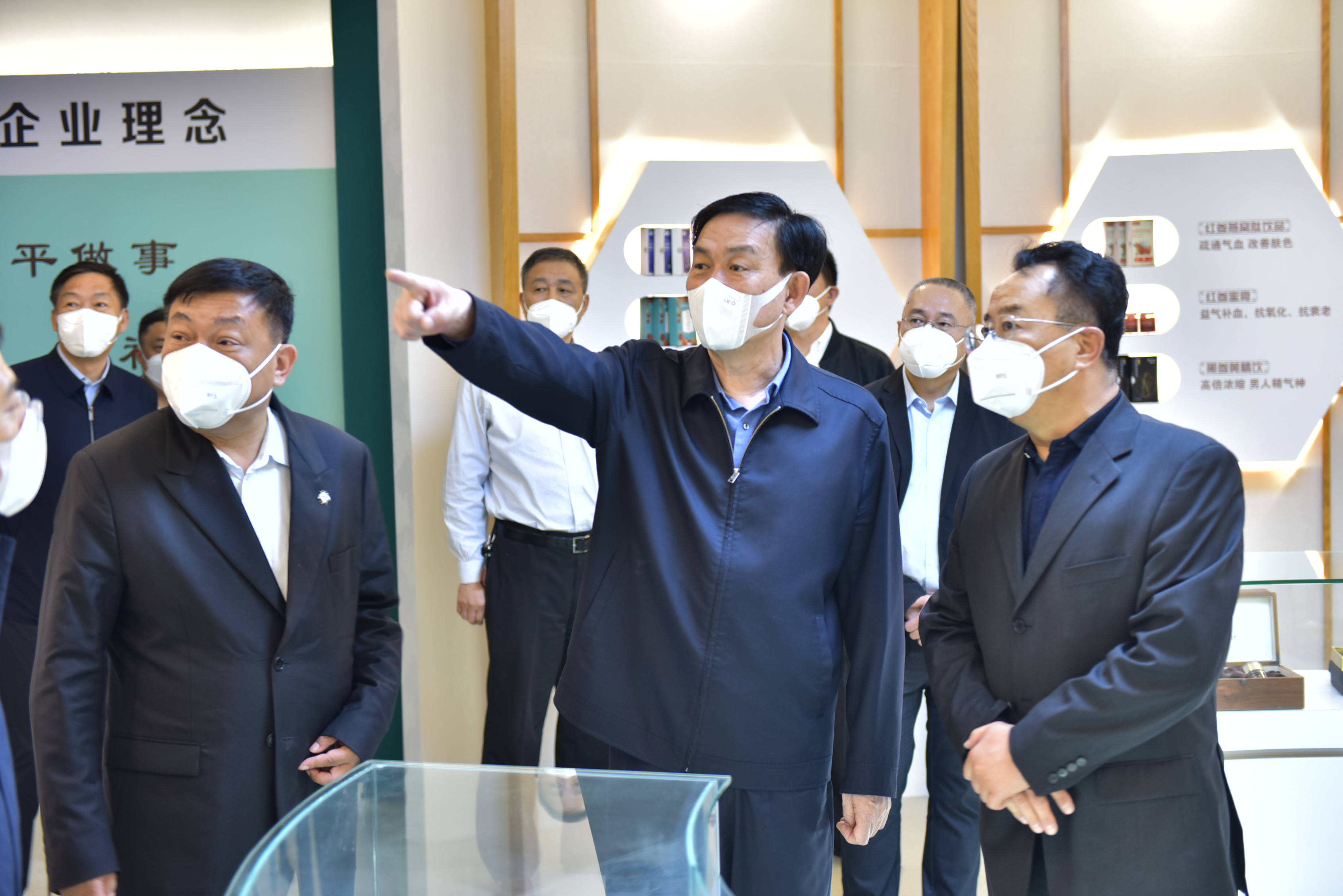 吉林省委常委、長春市委書記張志軍同志就助推民營經(jīng)濟發(fā)展到吉林北藥集團調(diào)研